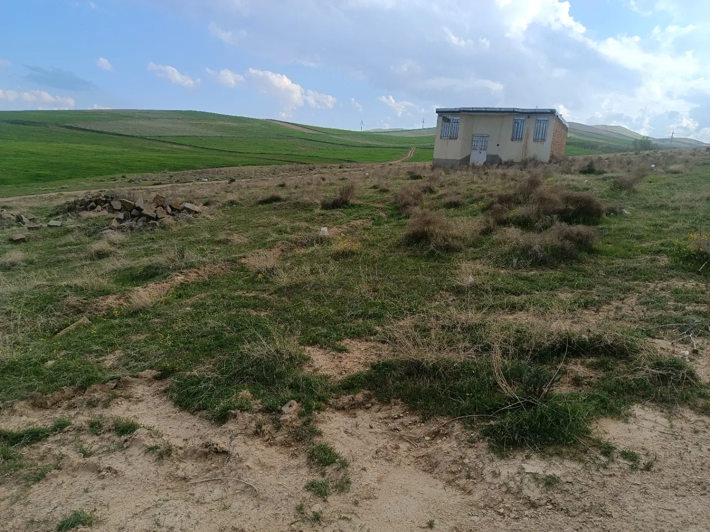 یک قطعه ۹۶ متری شهرک نیاوران