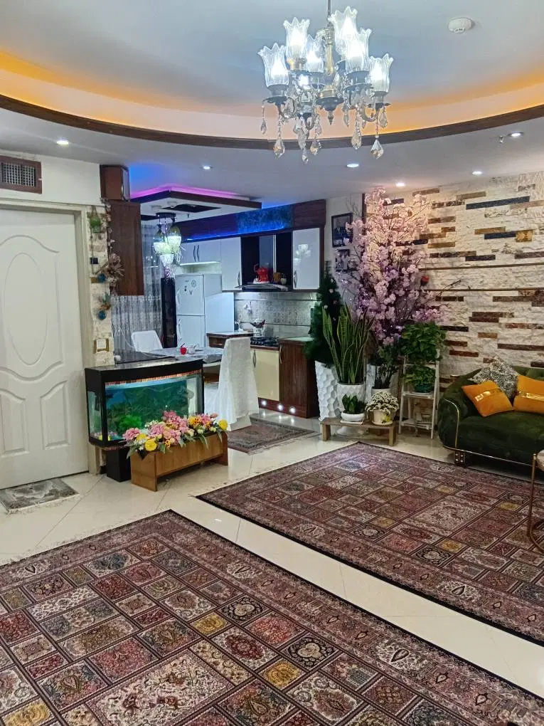 خونه دارم مالکم ، هم خونه می‌خوام