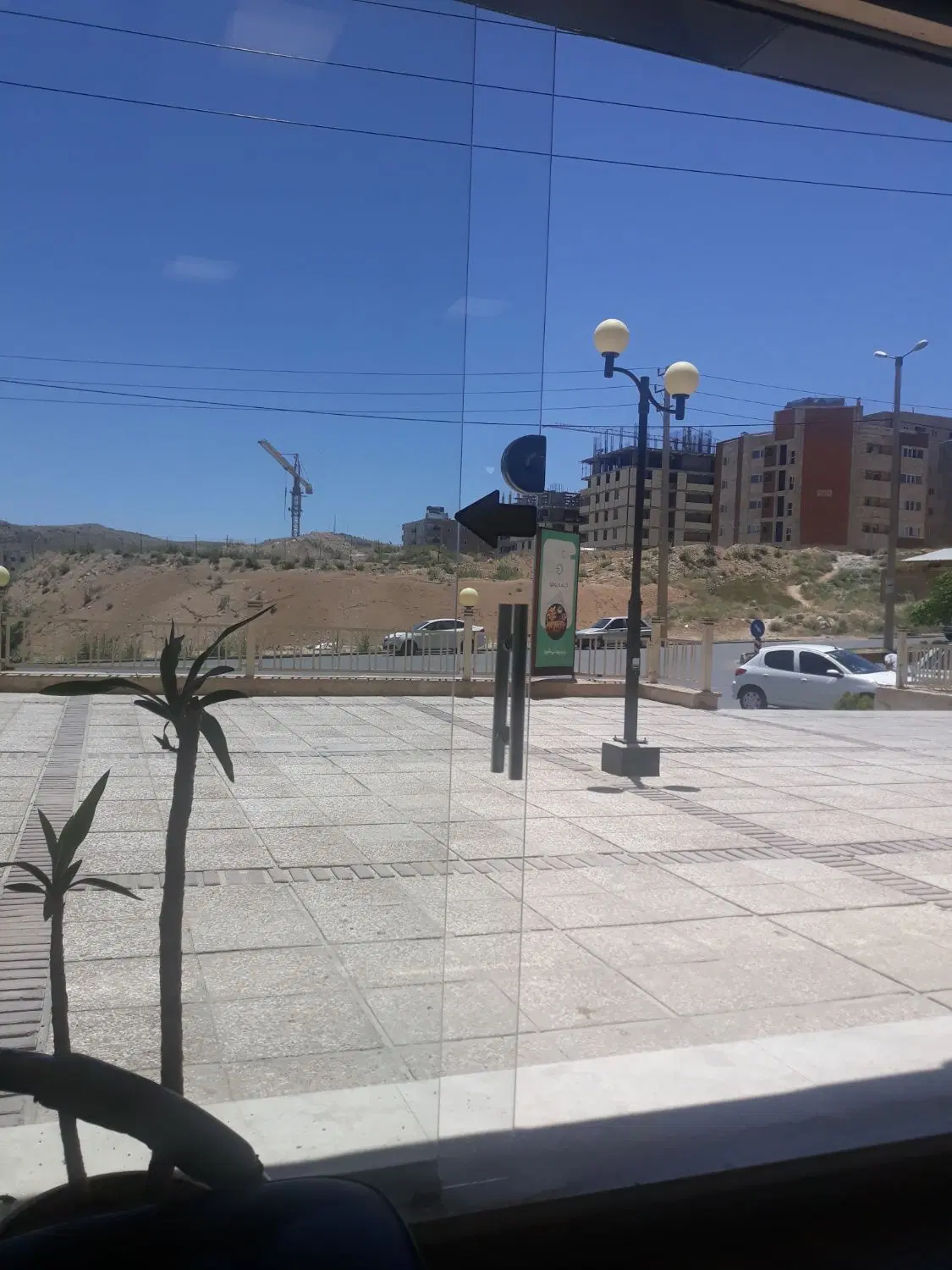 اجاره مغازه ۷۰ متری ارتفاع ۷متر بربلوار امام خمینی