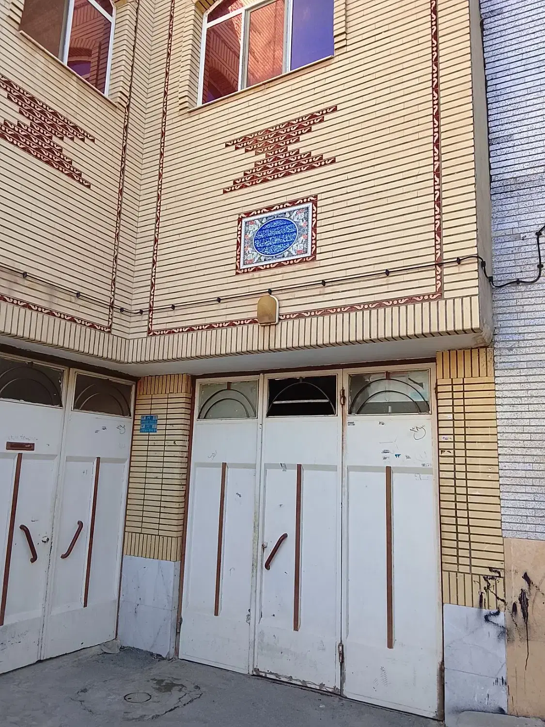 ویلایی دوخوابه همراه یک واحد یک خوابه راه جدا