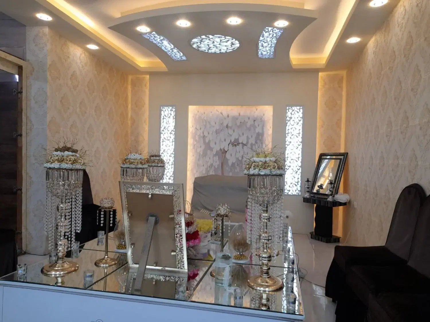 دفتر کار و ...دارای سند رسمی، نزدیک میدان اصلی شفت