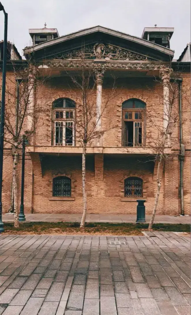 فروش خانه آفرینش __زمین ۲۰۰متر__زیربنا ۳۱۰متر