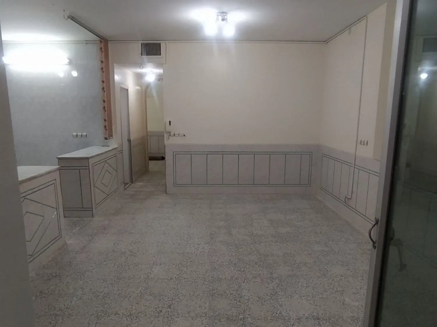 کرایه مسکونی طبقه اول ۱۱۰ متری پشت استخر ولایت