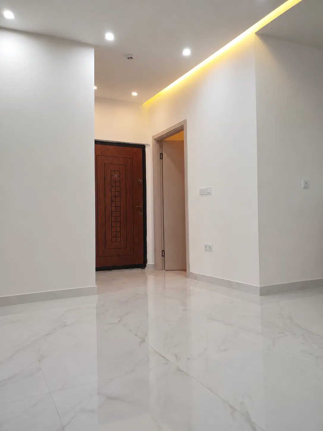135 متر نوساز، ۳ خواب، تک‌واحدی، پارکینگ، آسانسور