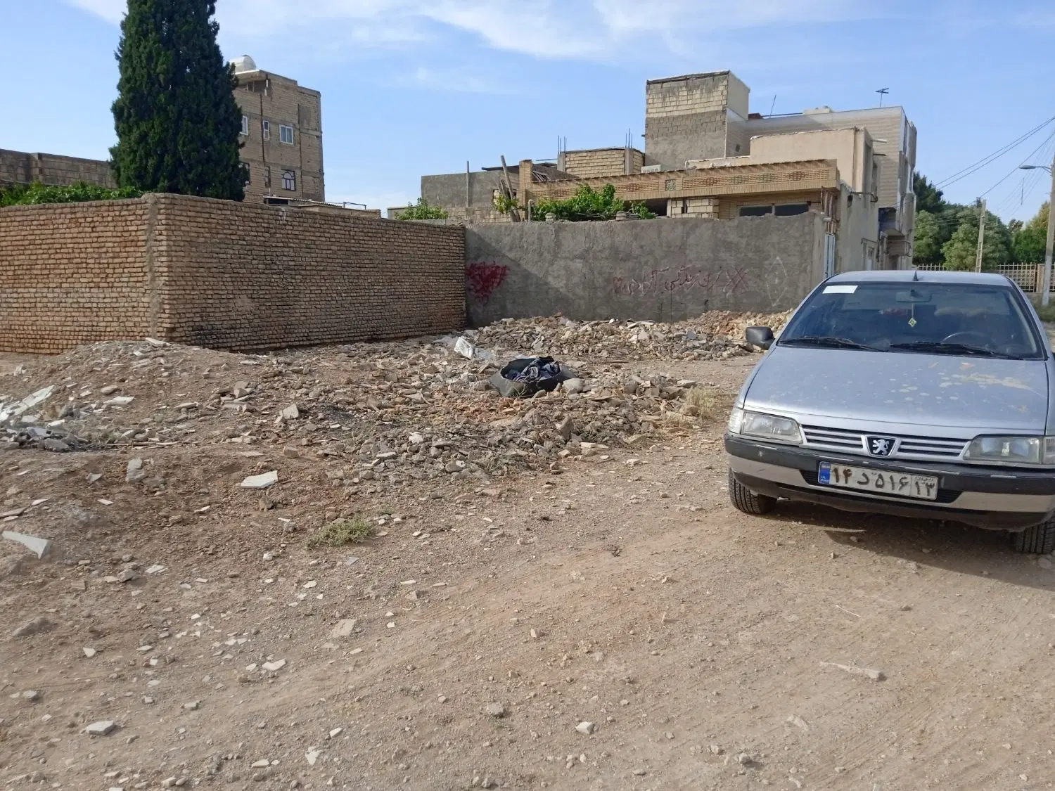 زمین مسکونی پروانه دار