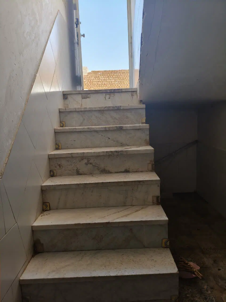 املاک هستم اجاره زیرزمین دربلواردشتی