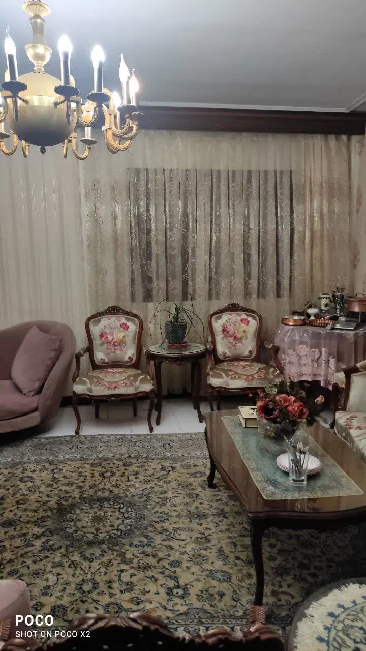 ۹۰ متر خیابان سپاه حقوقی دو خواب نورگیر