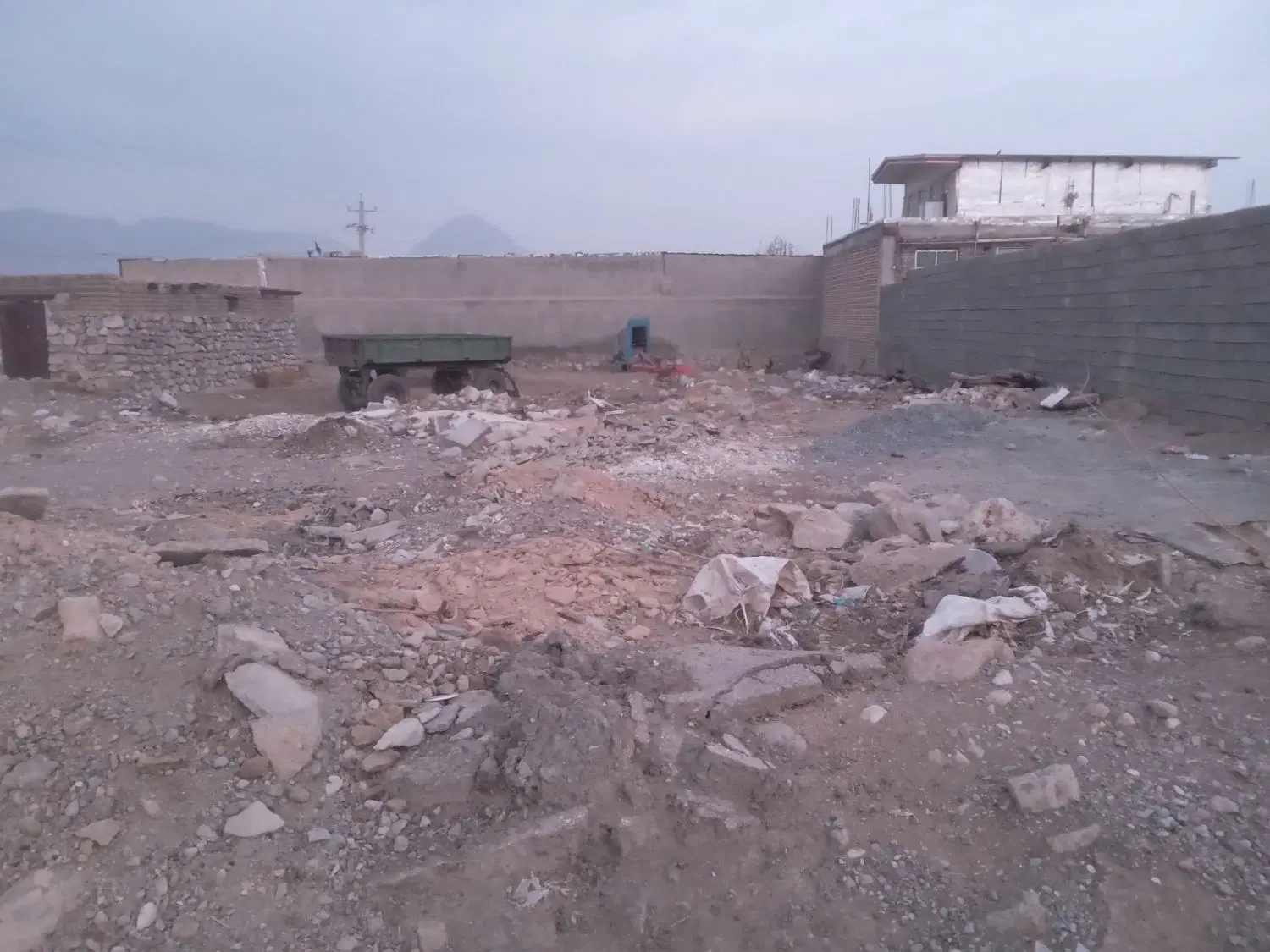 زمین بیستون روستای کاشانتو ۳۰۰متری