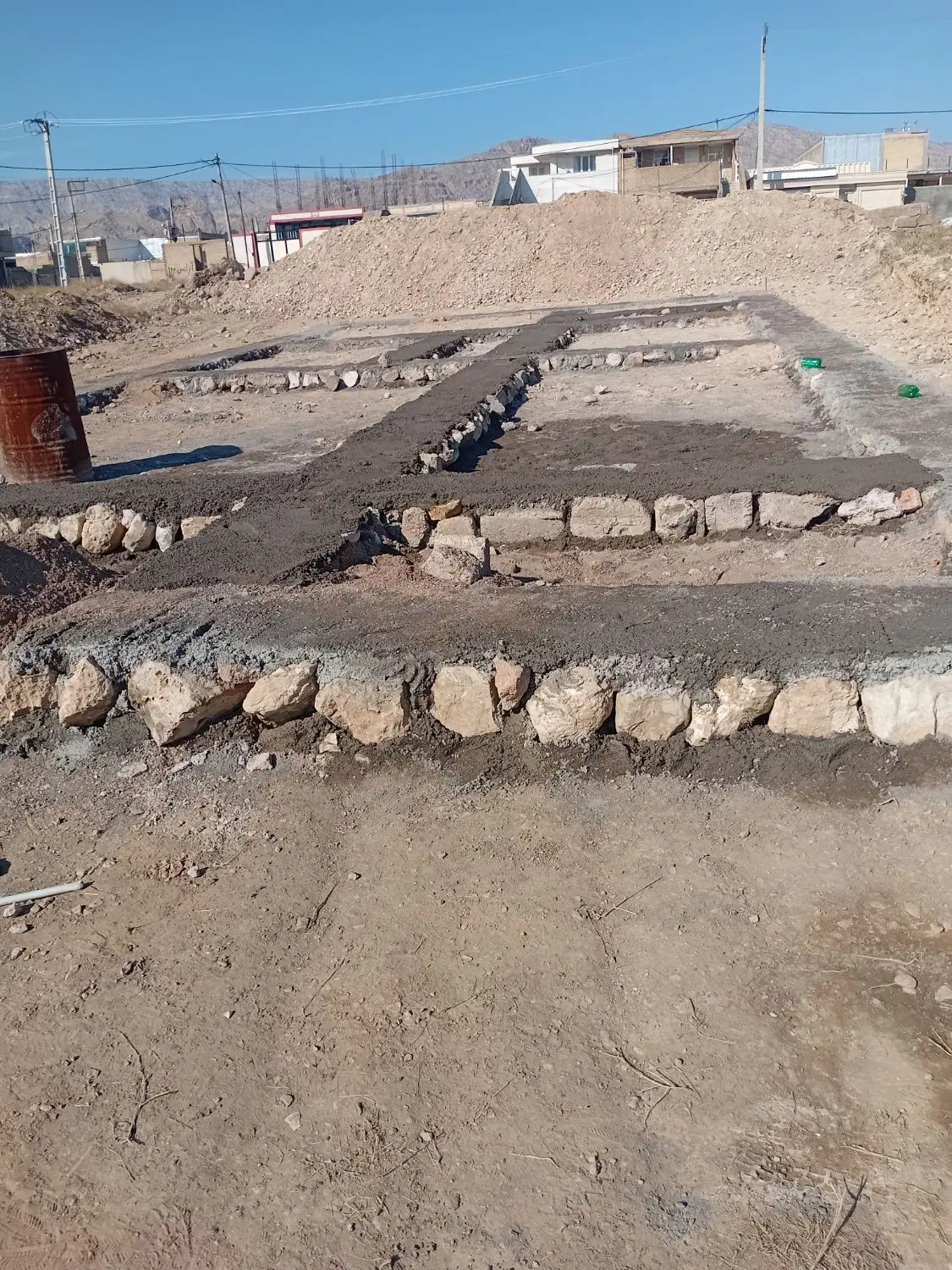 خانه نیمه کاره
