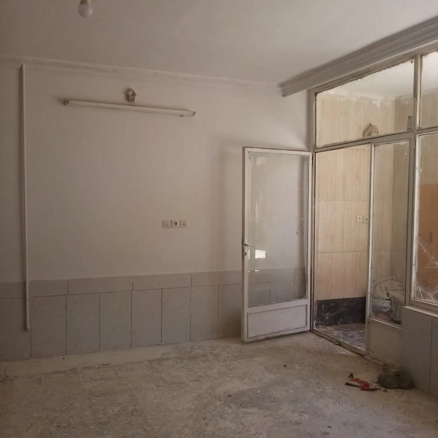 خانه اجاره‌ای، اطشاران ابر