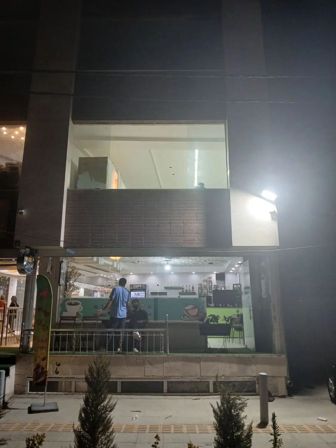 مغازه تجاری داخل پاساژ بر خیابون خانه اصفهان