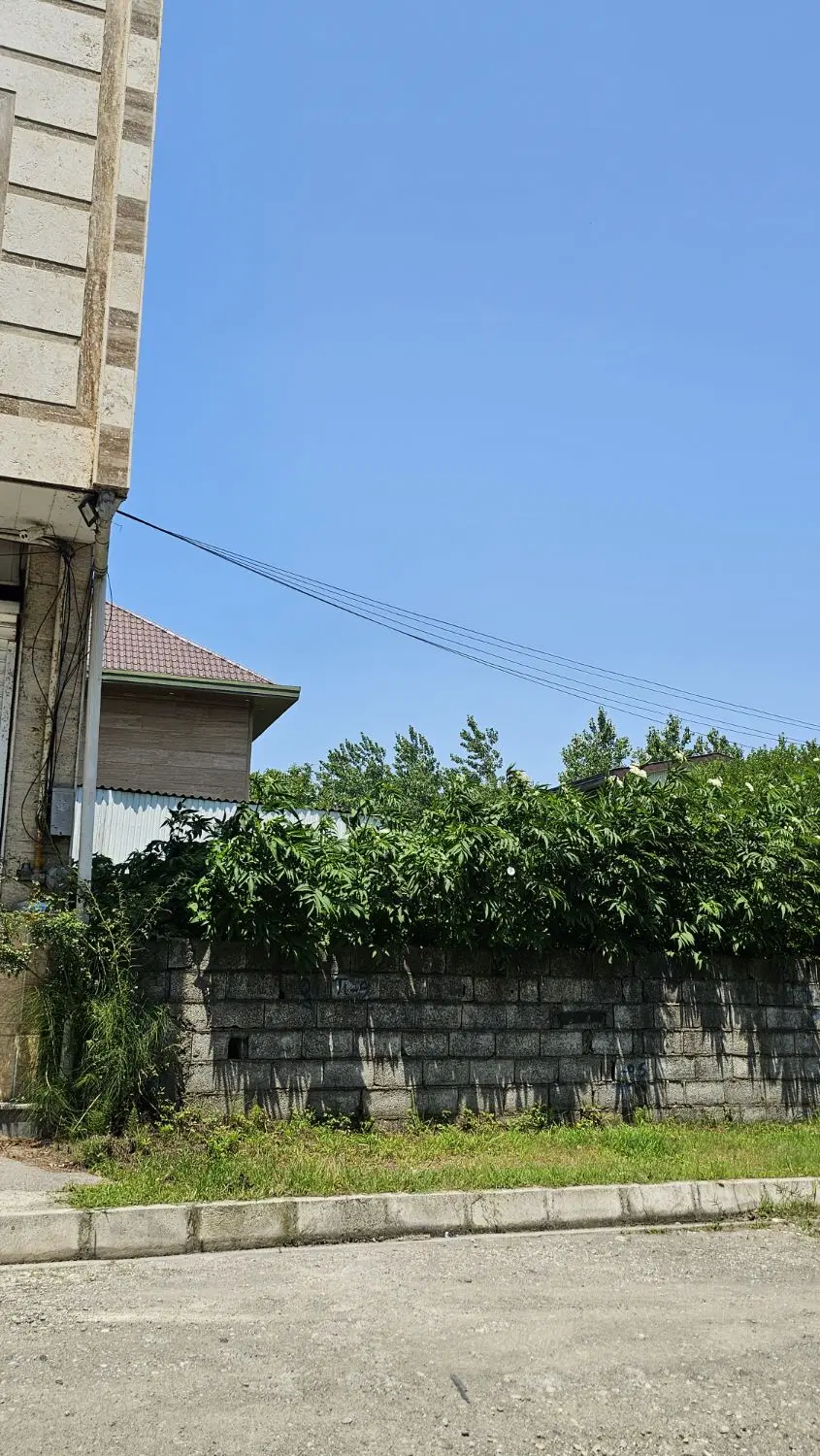 ۲۰۸ متر زمین تجاری بر خیابان اصلی