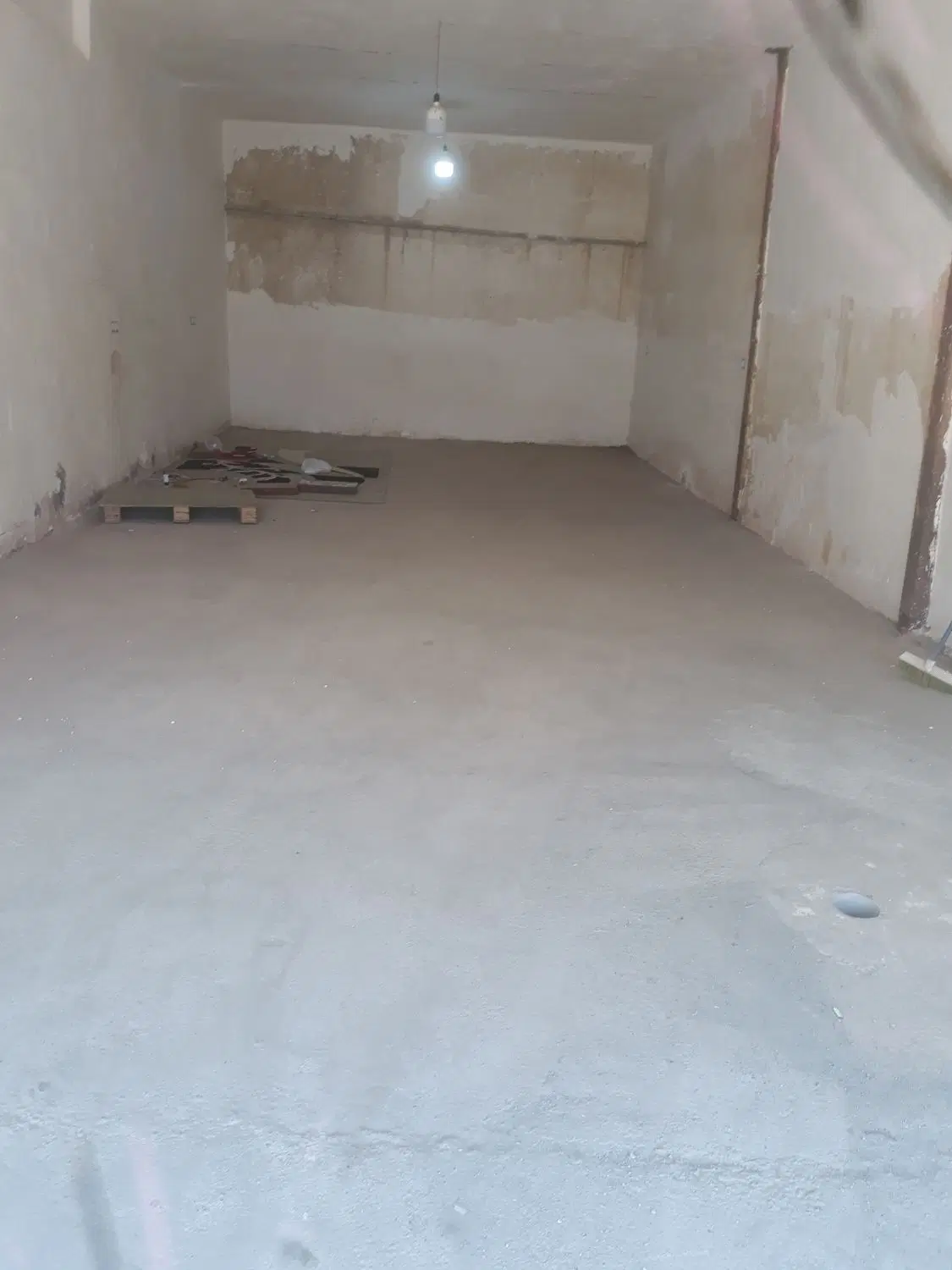 کارگاه یا انباری دارای برق سه فاز