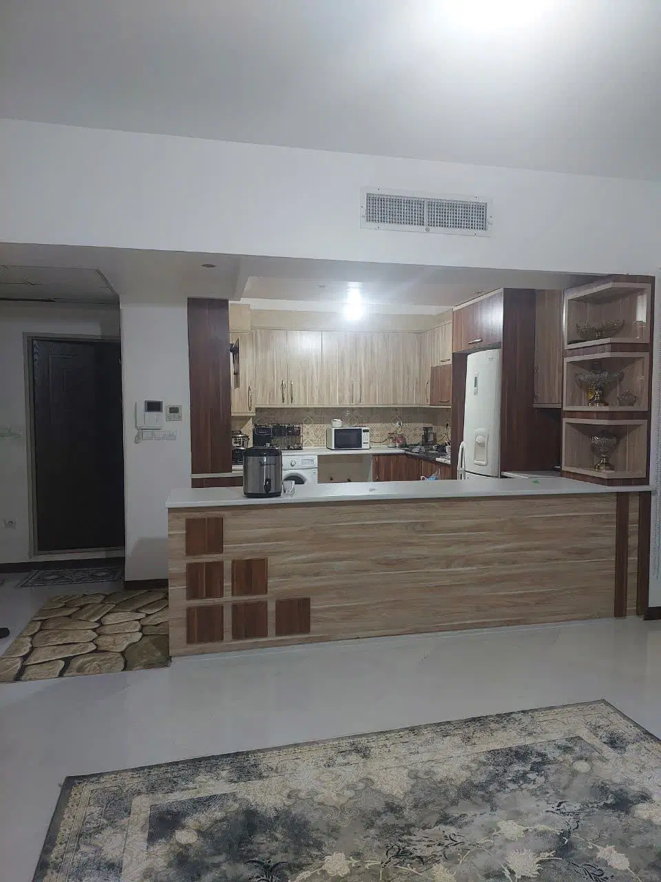 آپارتمان مجهز و تمیز