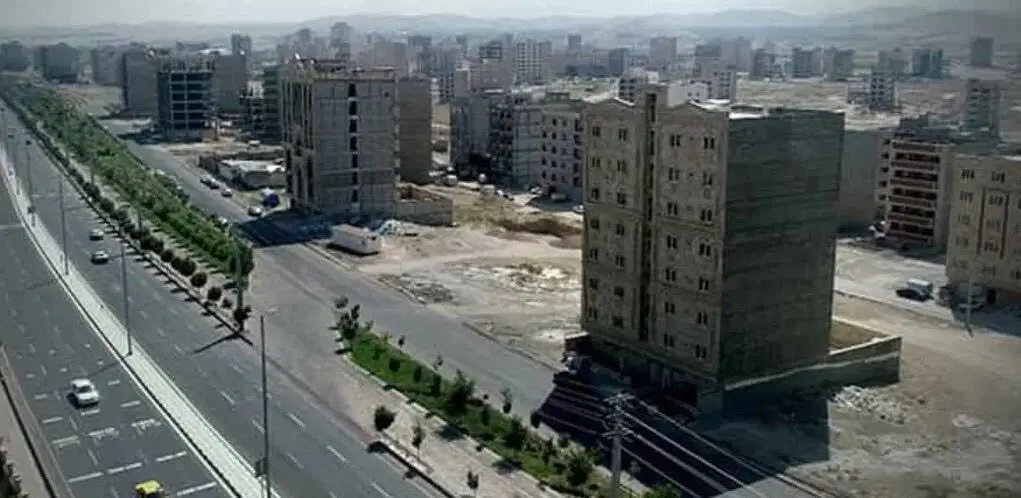 آپارتمان بر جاده خاوران