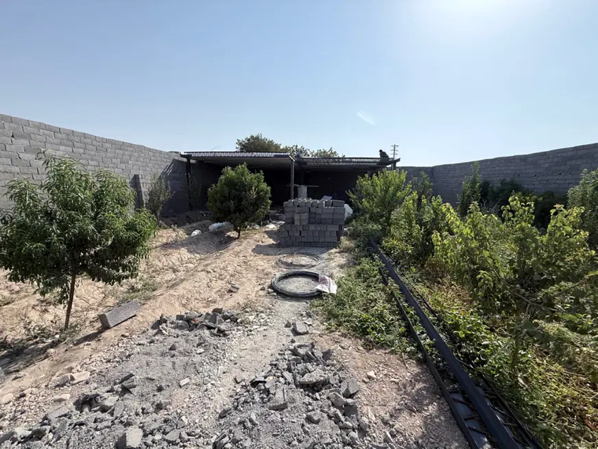 باغچه ۴۵۶ متری نیمه کاره