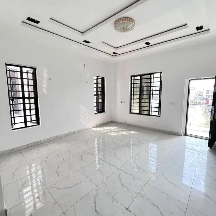 88 متـر __ بر رینگ اصلی __ میدان لولو