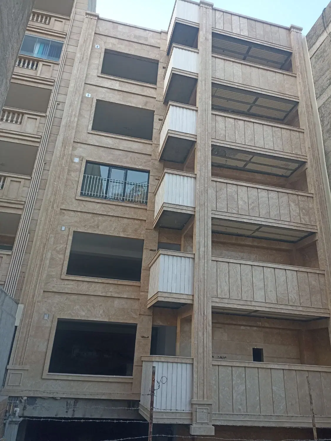واحد170متری جنوبی سه خواب صفردرسهندال گولی