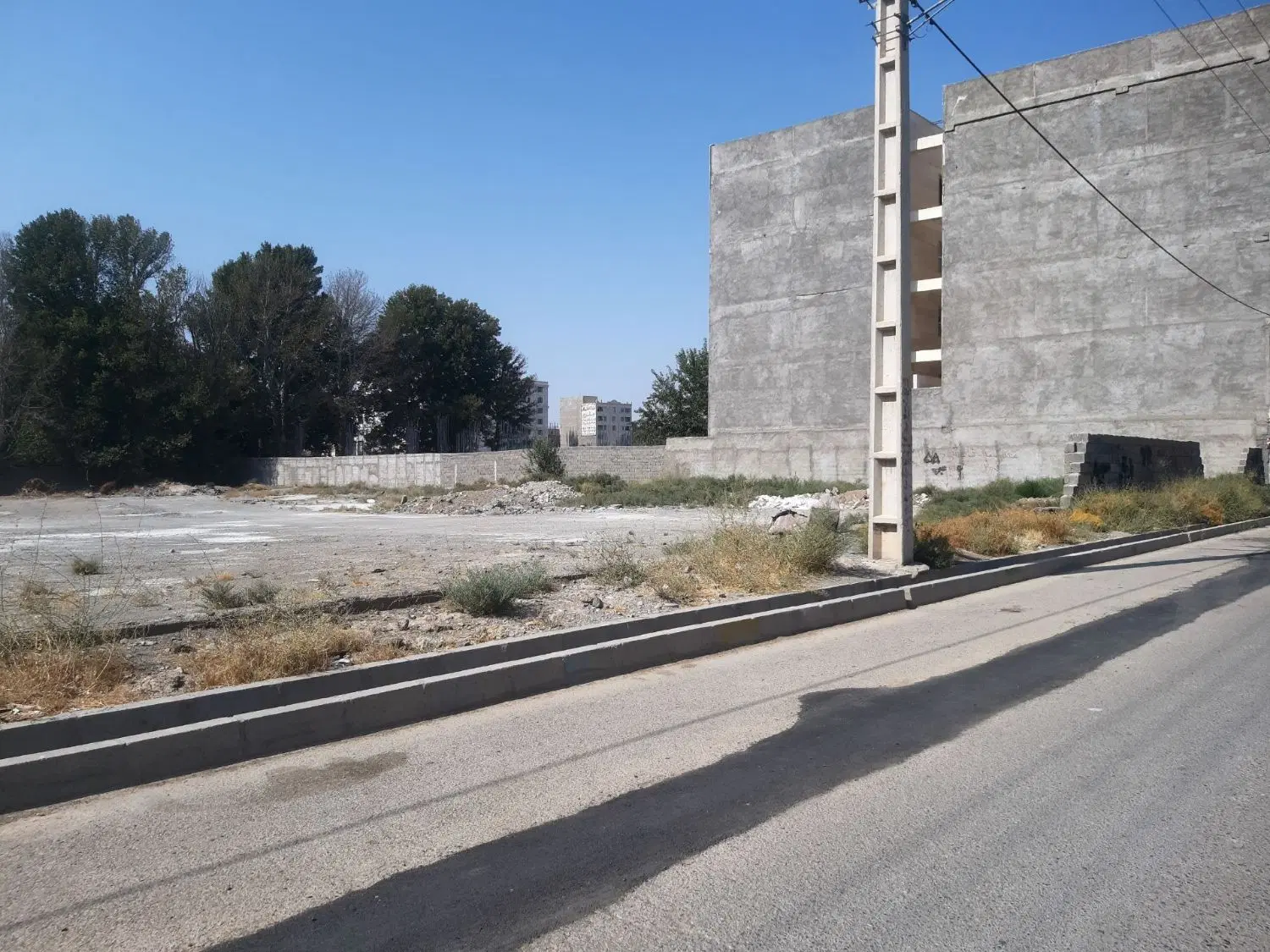 زمین مسکونی ۲۵۰ متری بحر خیابان اندیشه فاز یک