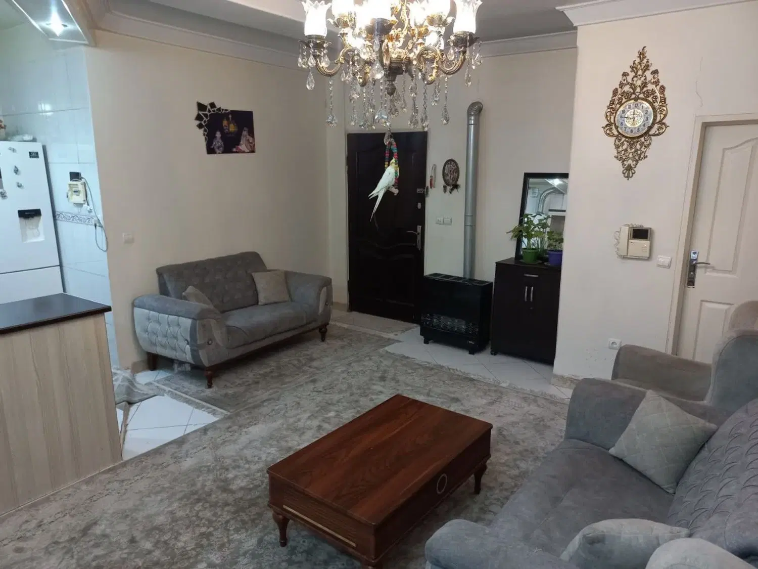 ۴۴ متری آسانسور دار در بیست متری جوادیه