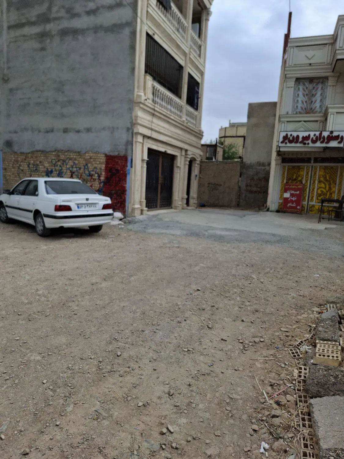 زمین مسکونی ۱۳۷ متری