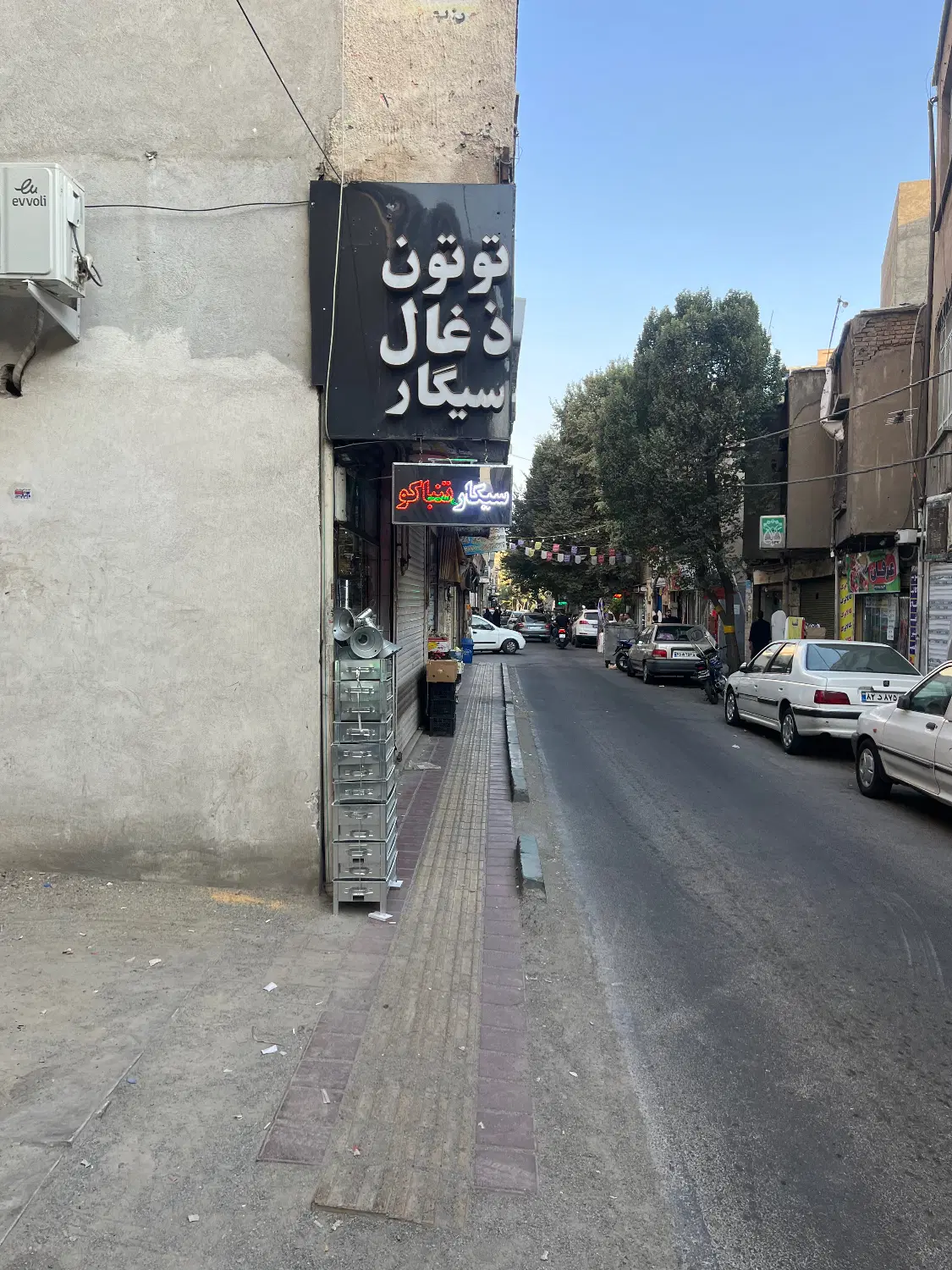 تجاری25مترآب برق گاز(مناسب هر شغلی)گذر عالی پرتردد