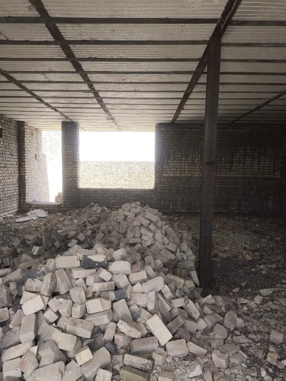 خانه ۲۰۰ متری سفت کاری شده