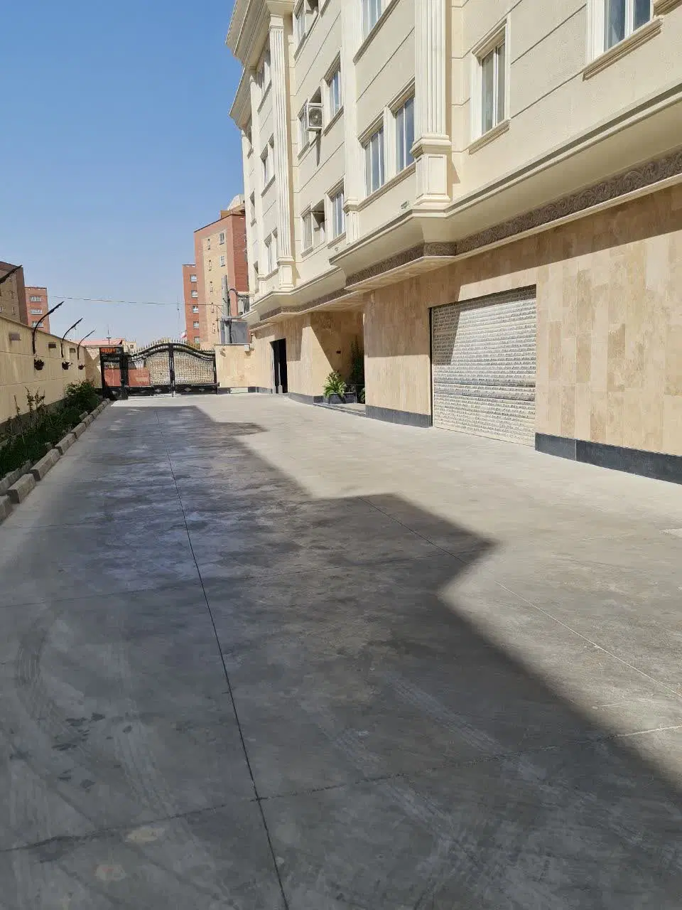 اپارتمان نشاط۳