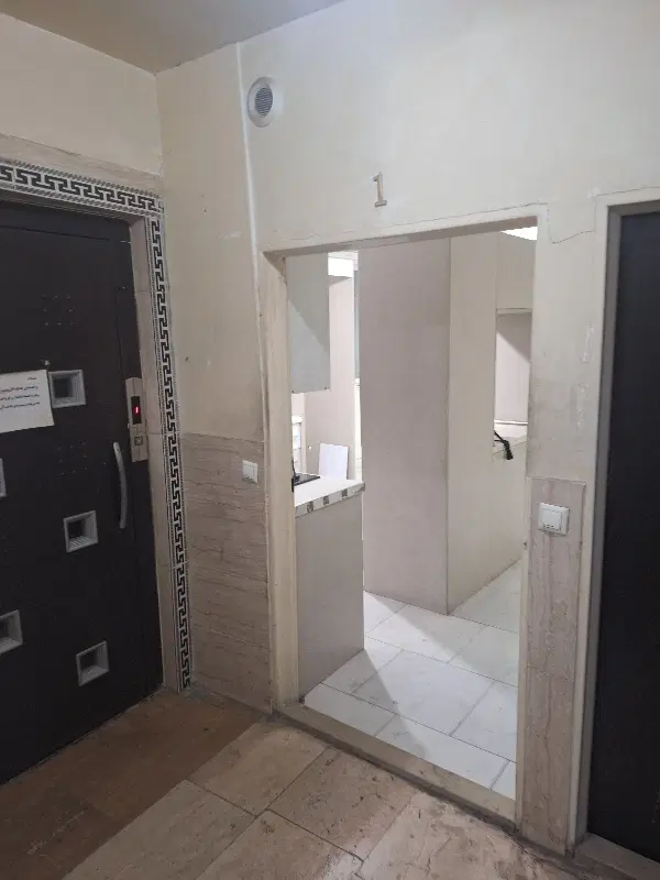 اجاره ۵۲ متری طبقه اول تخلیه رنگآمیزی شده