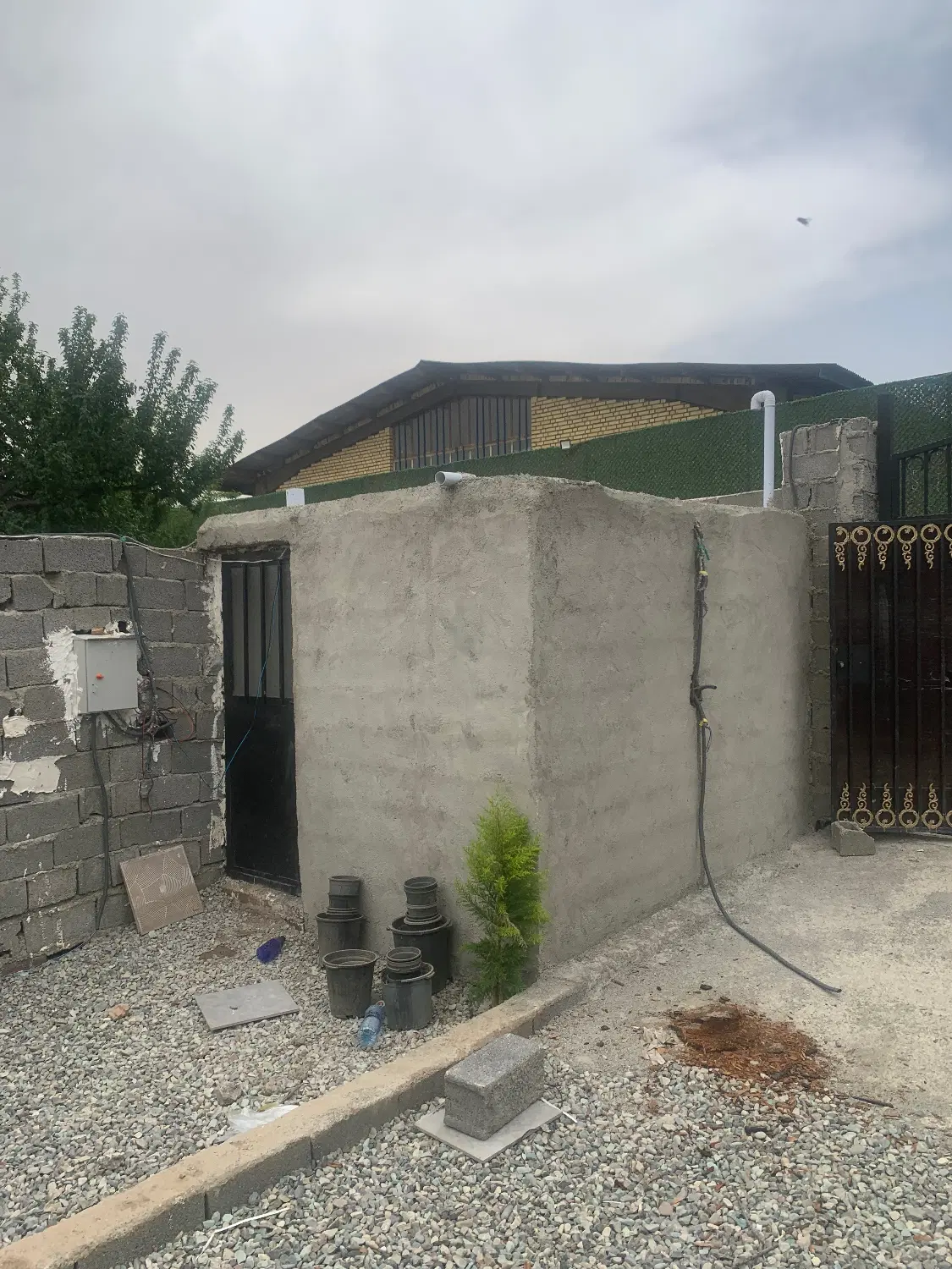 باغچه ۷۰۰ متری چهار دیوار مجموعه