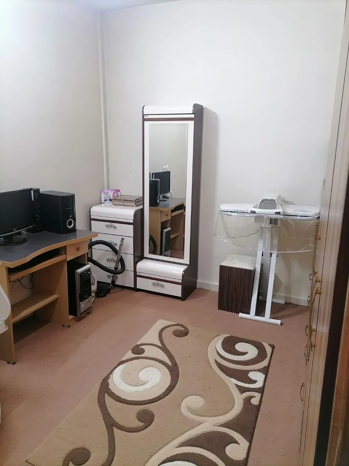 اپارتمان 75 متری طبقه سوم