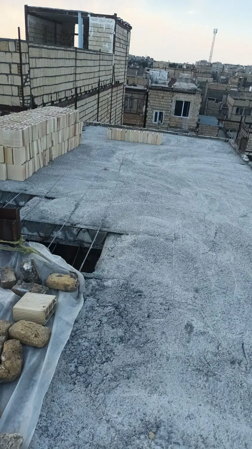 آپارتمان ۱۰۰متری نیمه کاره
