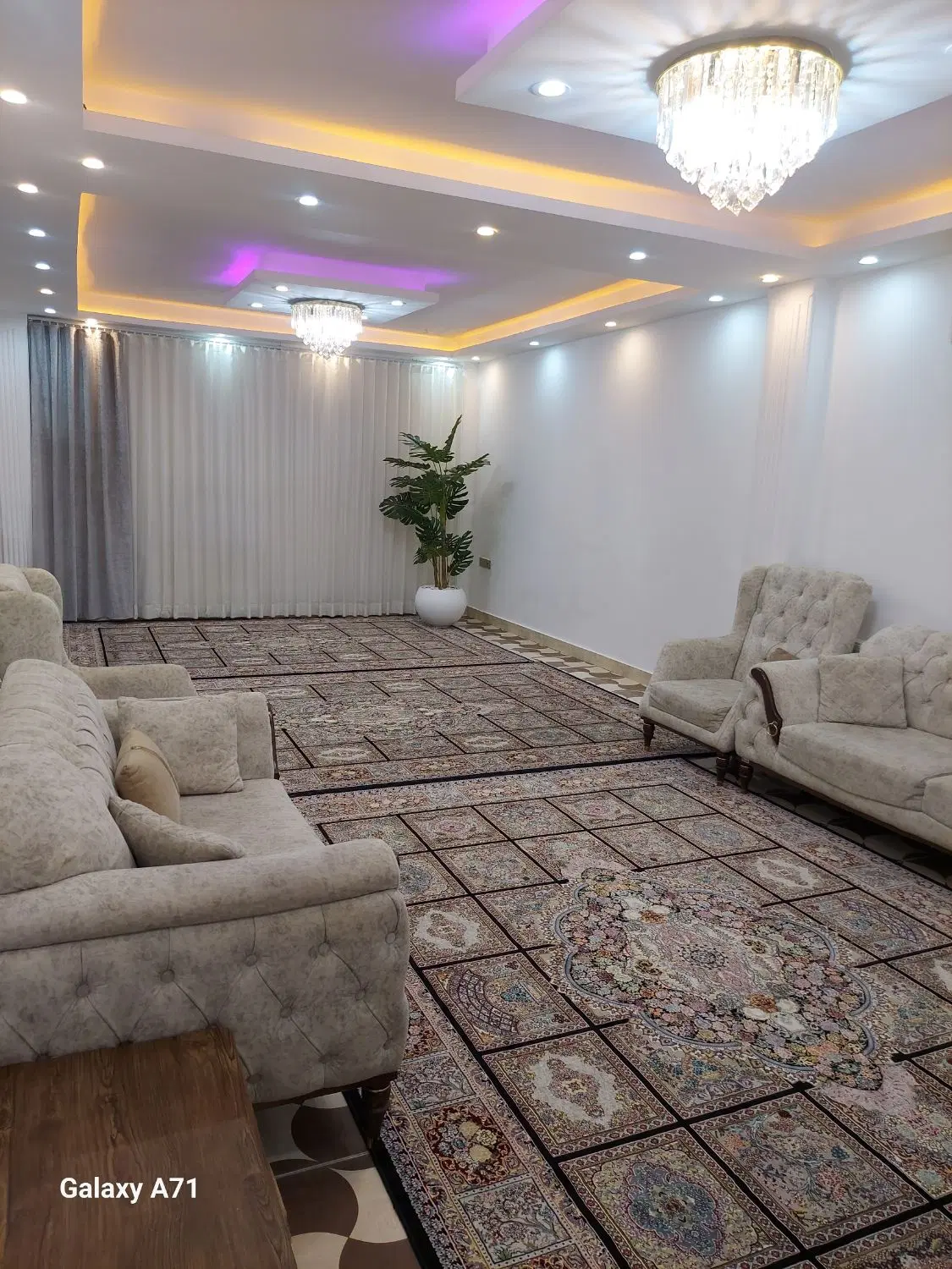 آپارتمان ۱۸۰متری