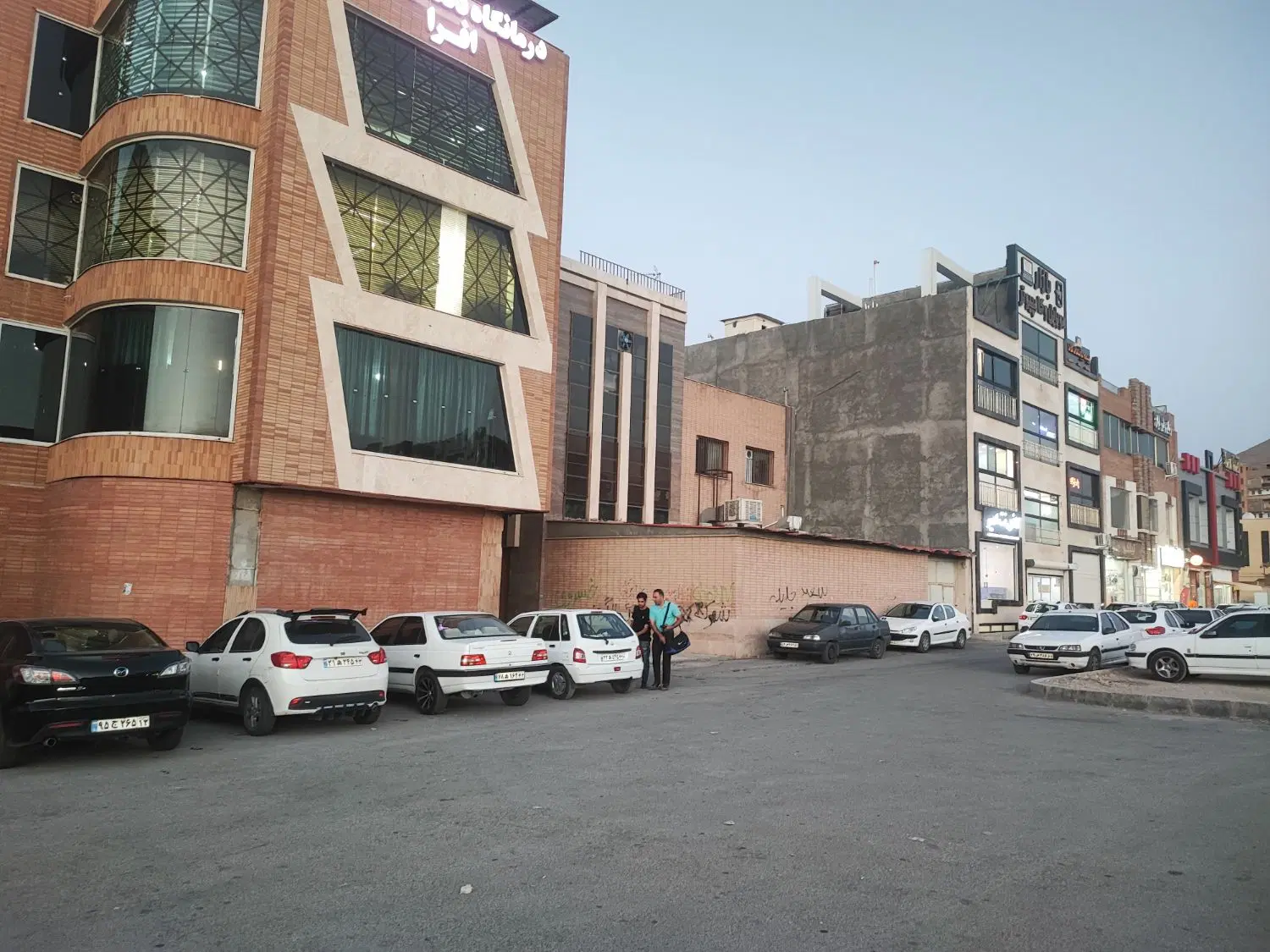 تجاری بهترین لوکیشن فولادشهر محله ب 4