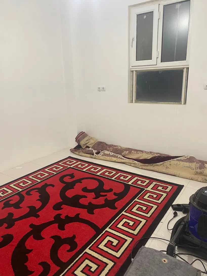 نیاز به همخونه خانم دارم