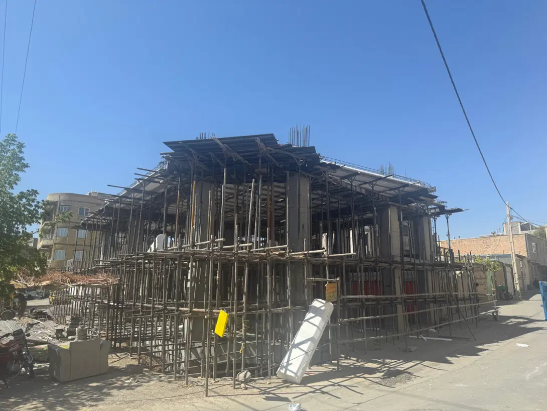 سقز ۱۵۰ متری مغازه صالح آباد دونبش