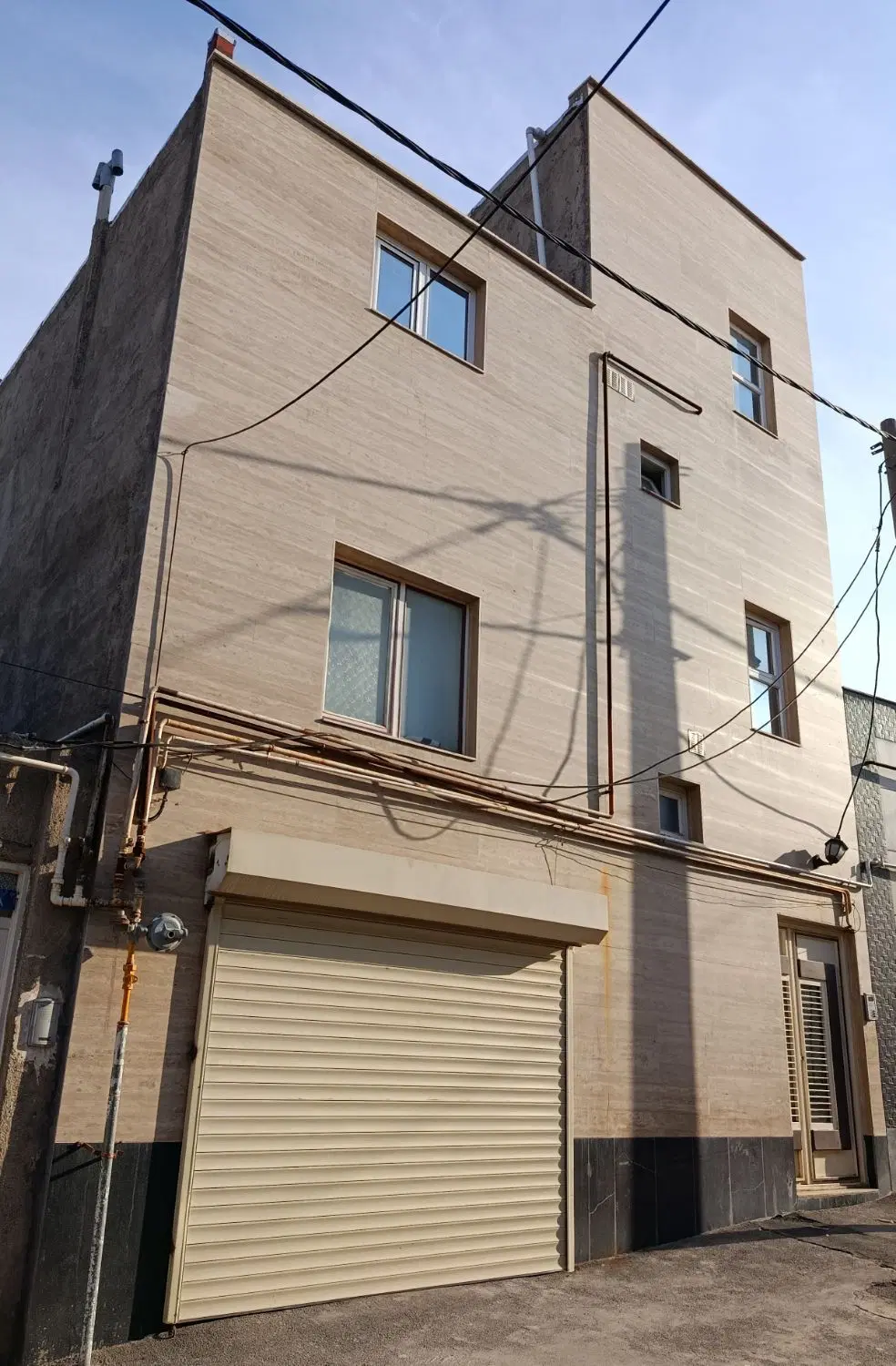 حیاط مسکونی
