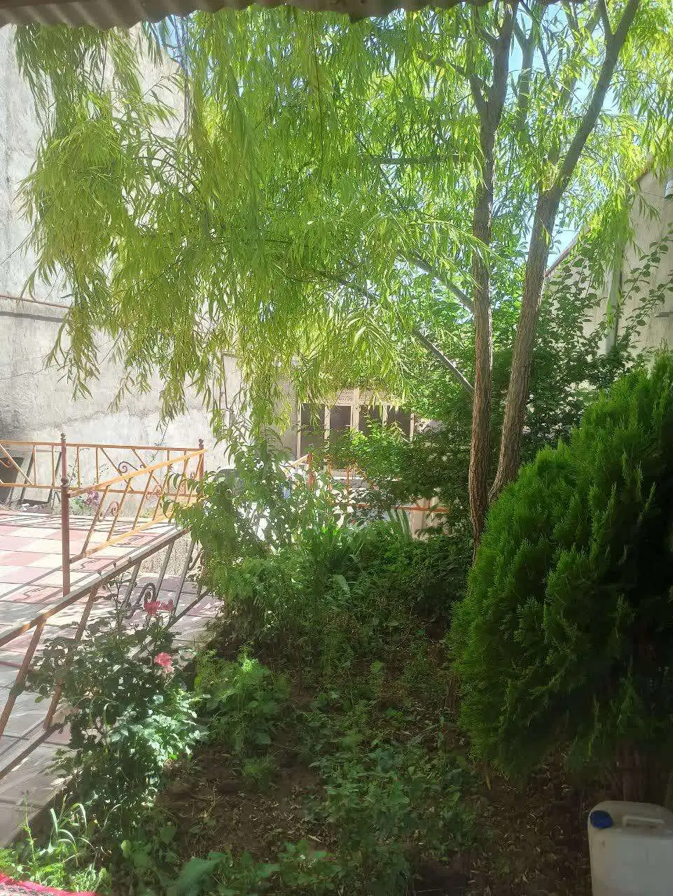 خانه‌باغ با سند تک‌برگ روستای گمند