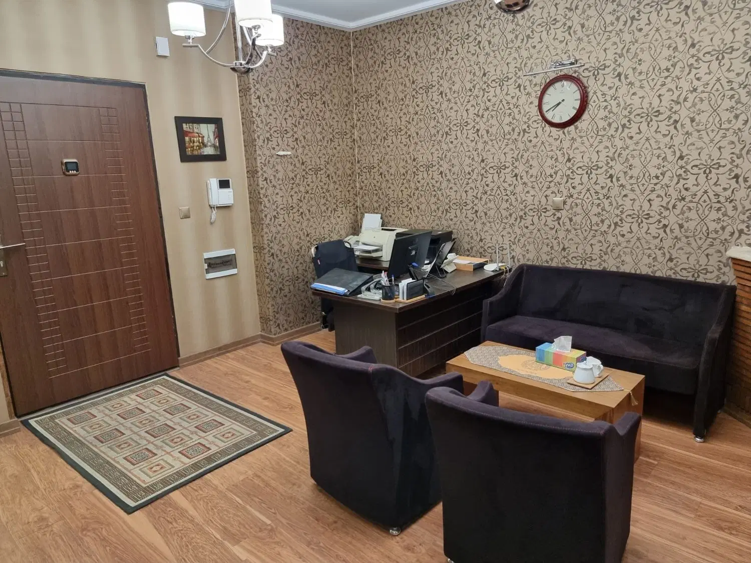 2 دانگ از 6 دانگ واحد اداری یک اطاق مدیریتی مجهز