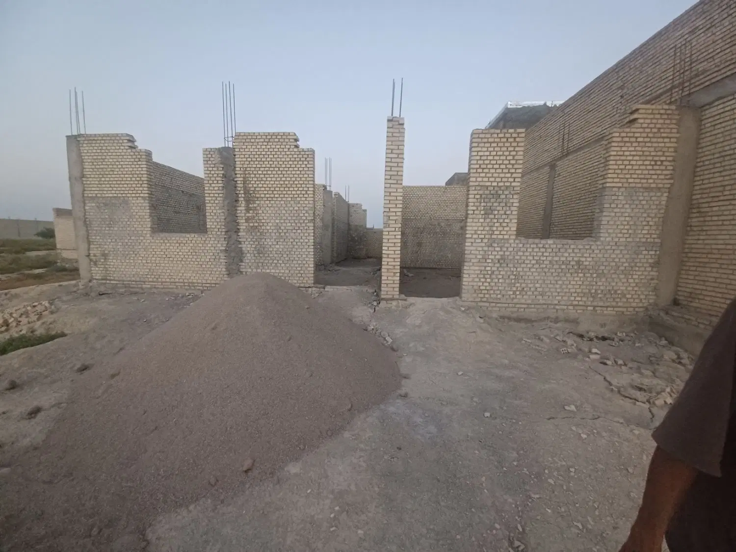 خانه نیمه کاره