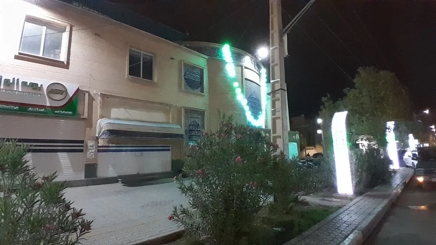 اجاره مغازه ۱۴ متری بر خیابان برازنده