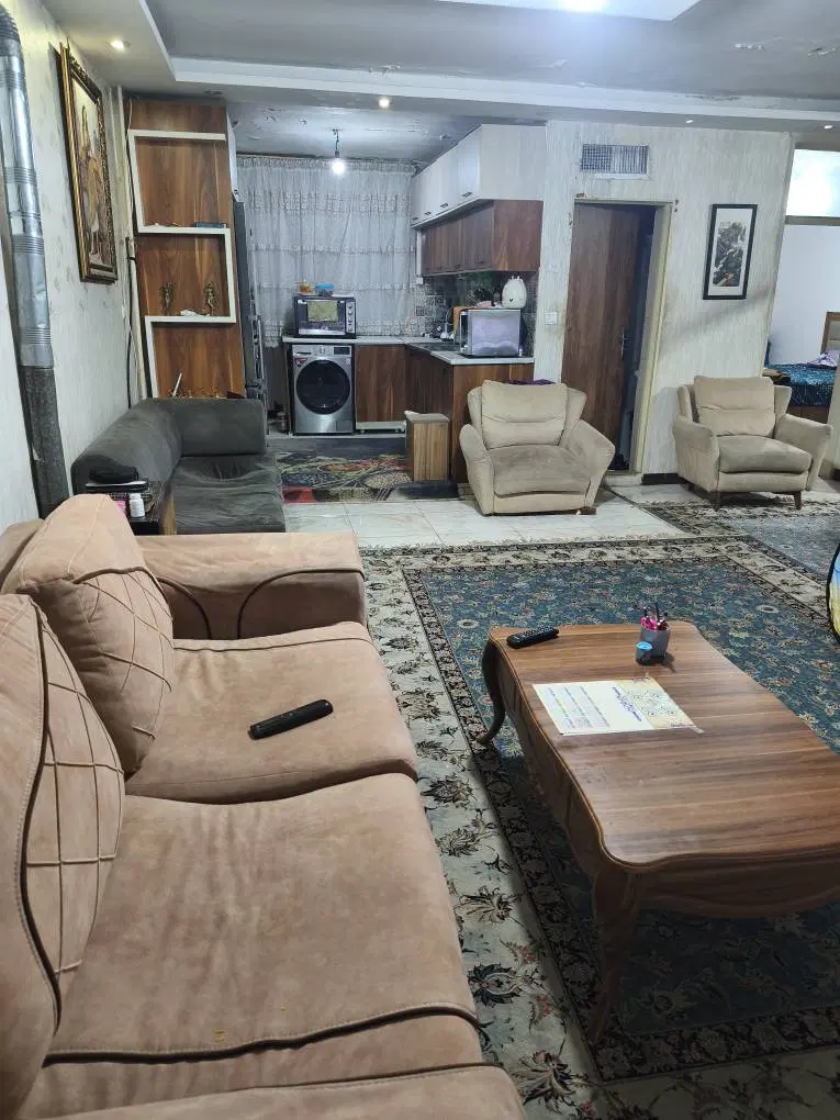 ۸۰ متر دو خواب، فول بازسازی، برِ خیابان پونه