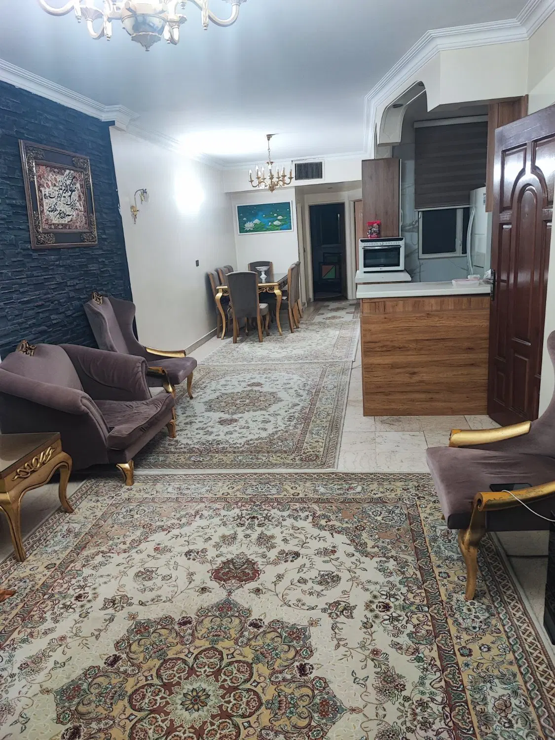 آپارتمان 76متری طبقه 2.5 با پارکینگ و انباری(سراج)