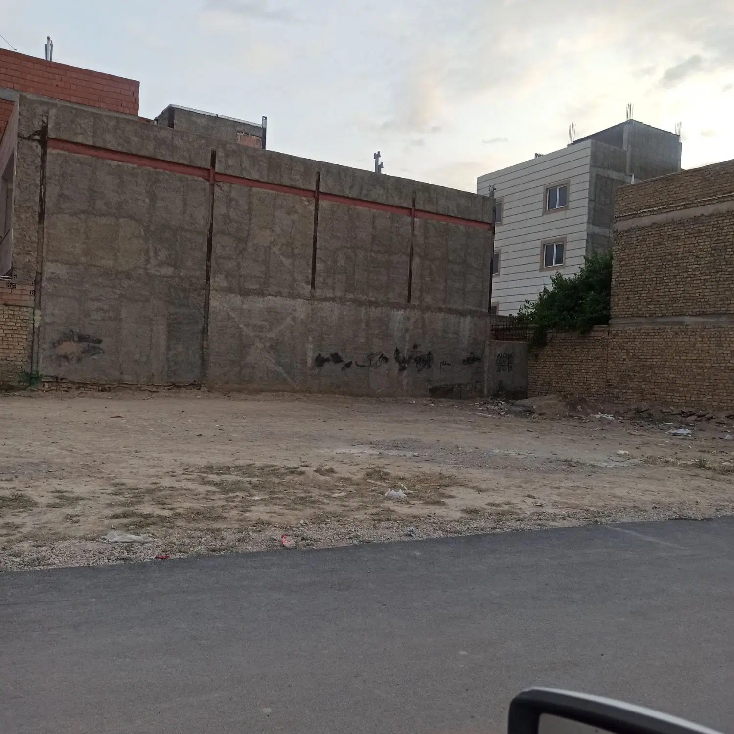 زمین مسکونی
