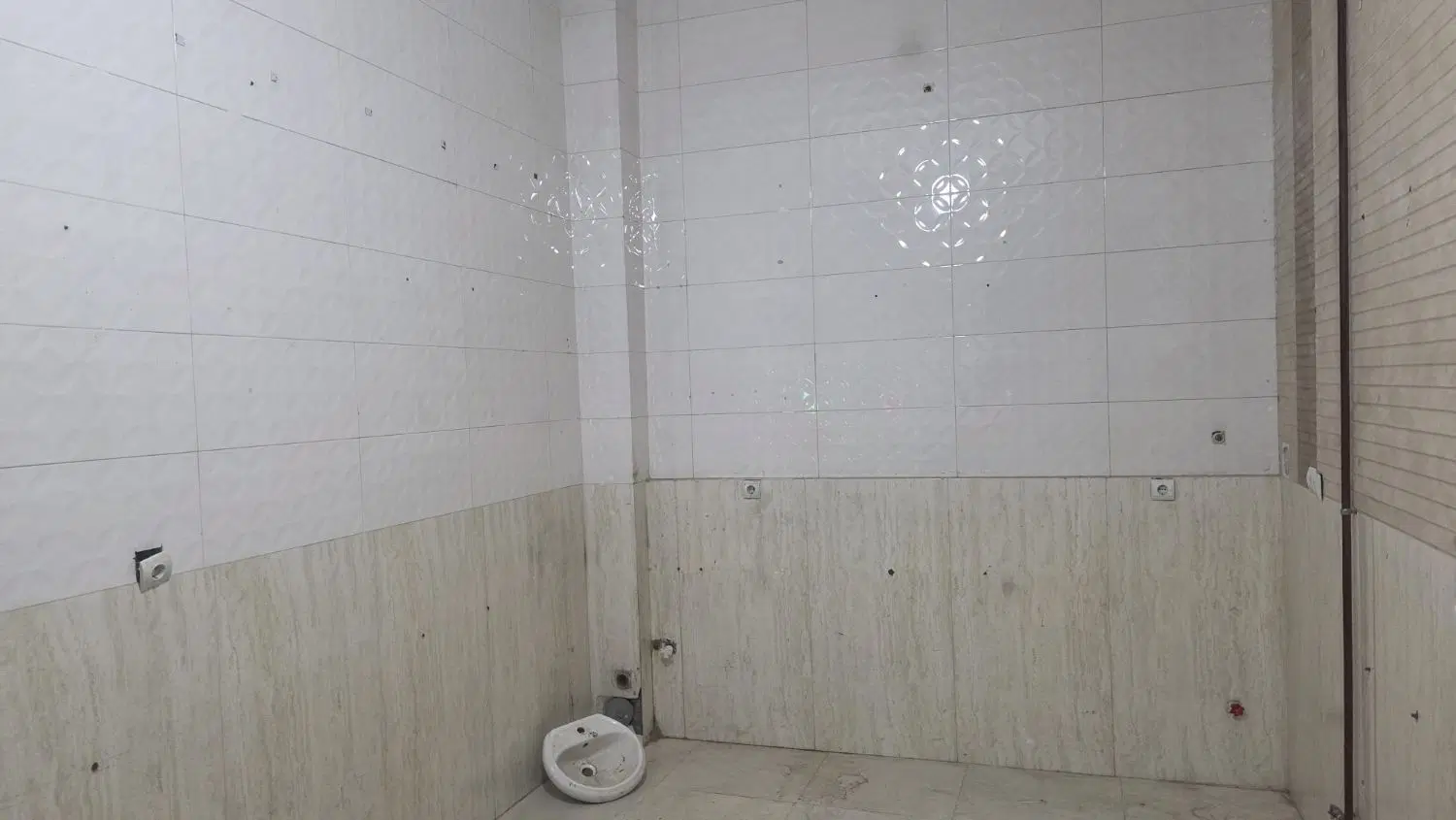 مغازه ۲۰متری تمیز رهن اجاره حاشیه عبدالمطلب دونبش