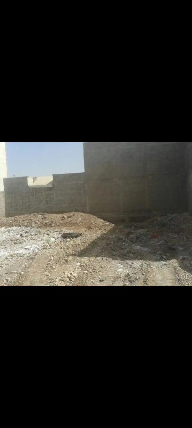 زمین پشت بلوک زنی پارسا