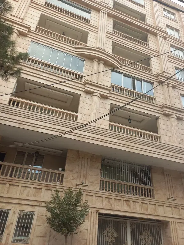 یک واحد ۱۰۱متری همایون ویلا خ ارکیده