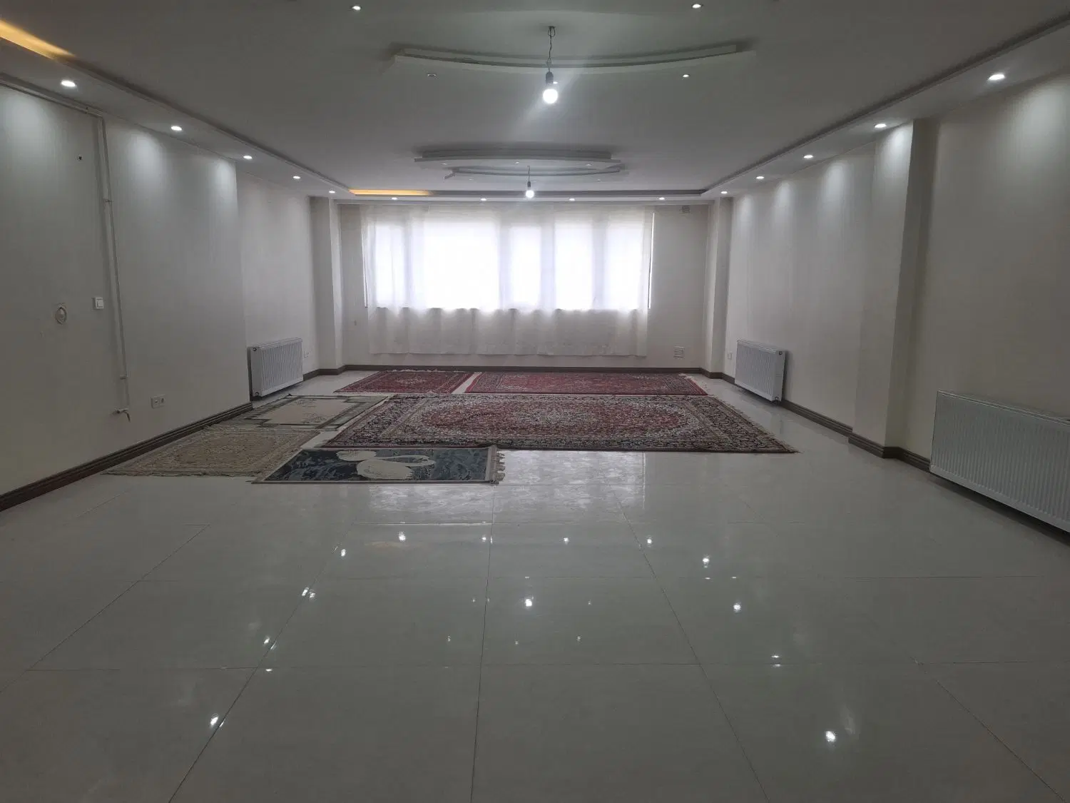 اجاره تک واحدی 180 متری  خیابان بوعلی