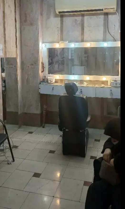 ۱۵ متر مغازه سرقفلی نیکنام