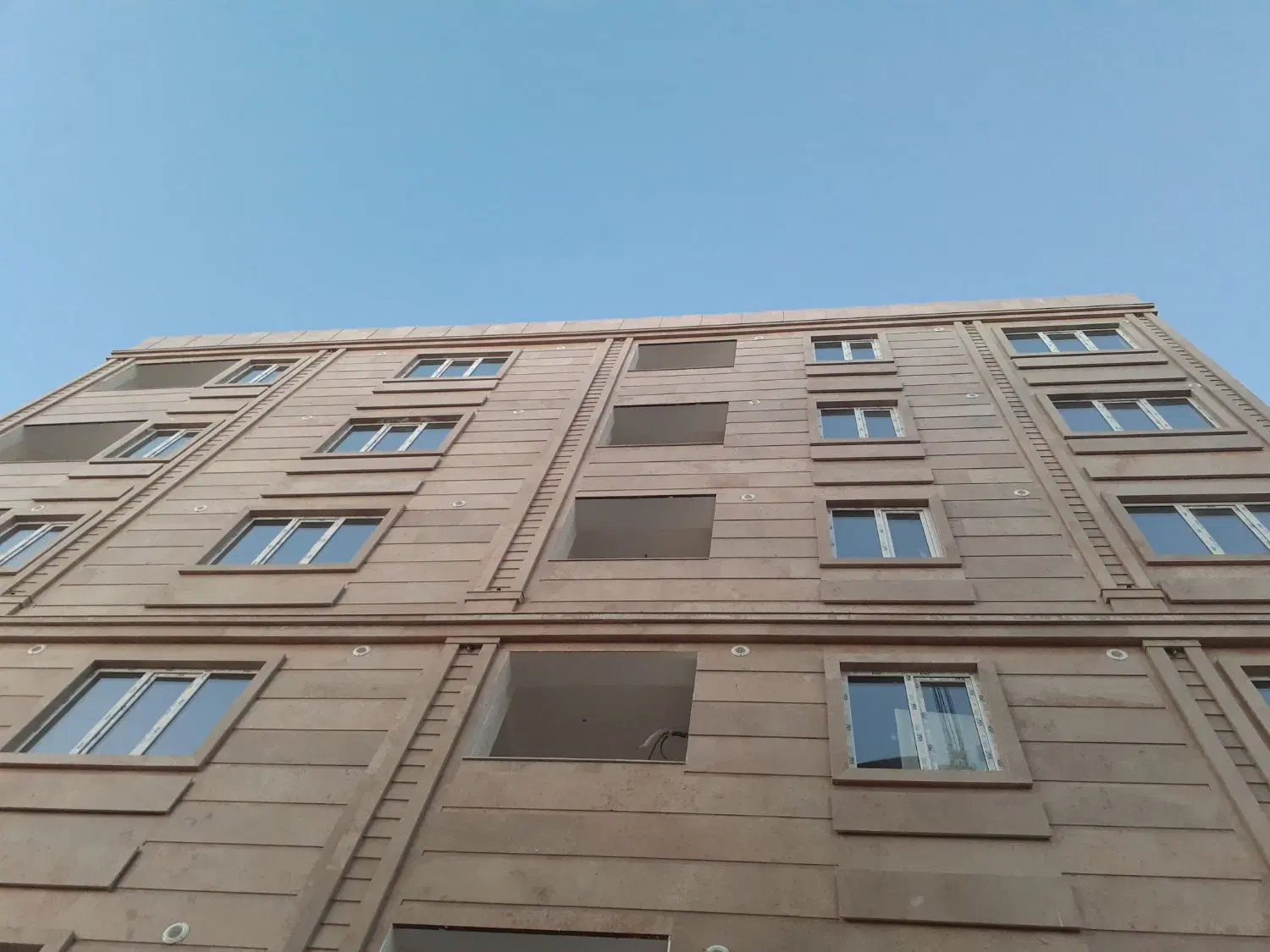فروش ۸۵ متر آپارتمان نوساز خادم آباد